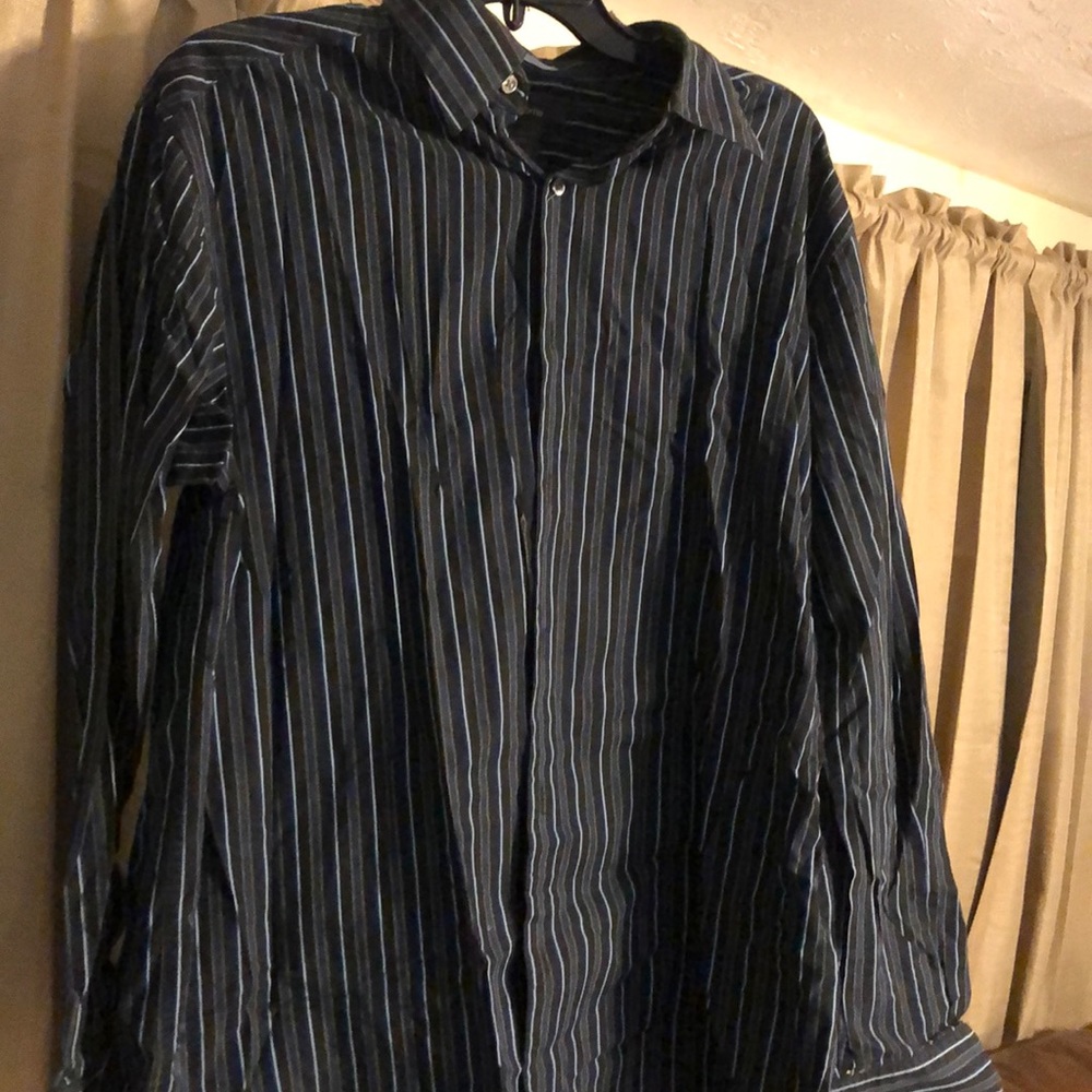 Men’s Liz Clairborn long sleeve dress shirt.